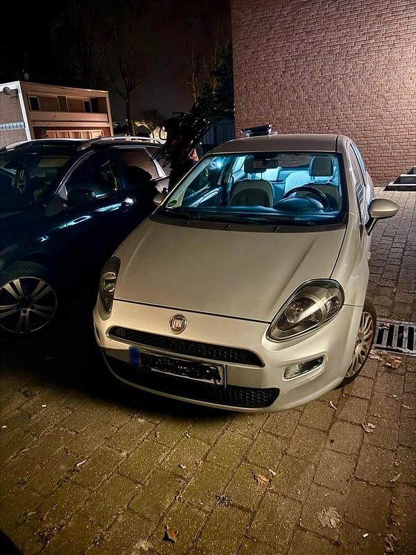 Gebraucht Fiat Punto 69 PS (50 kW) 2012 Grau Kleinwagen