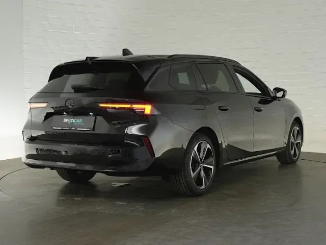 Gebraucht Opel Astra 131 PS (96 kW) 2024 Schwarz Kleinwagen