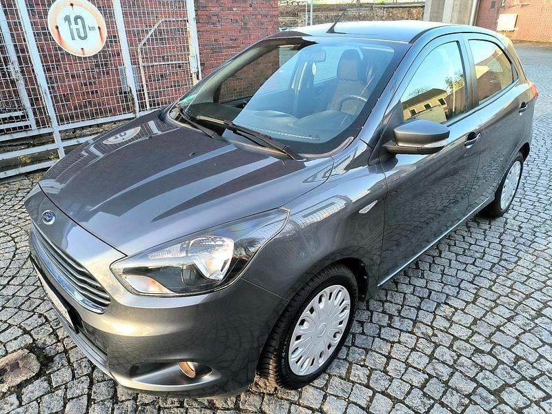 Gebraucht Ford Ka Plus Trend 71 PS (52 kW) 2018 Grau Kleinwagen