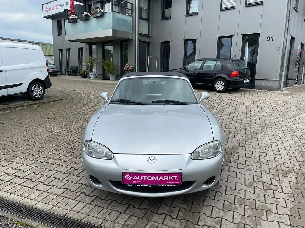 Second-hand Mazda MX5 145 CP (106 kW) 2001 Argintiu Cabrio