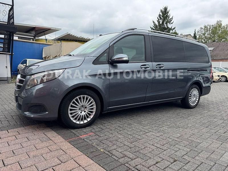 Gebraucht Mercedes V220 Edition 163 PS (119 kW) 2016 Flintgrau metallic Van / Kleinbus