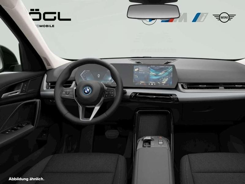 Gebraucht BMW iX1 Shadowline 150 kW (204 PS) 2025 Schwarz uni SUV