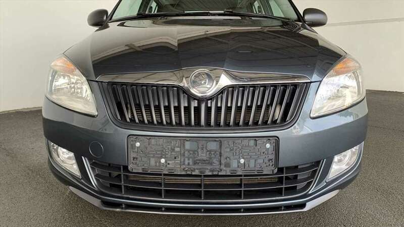 Gebraucht Skoda Fabia 86 PS (63 kW) 2014 Grau / quarzgrau / metallic Kleinwagen