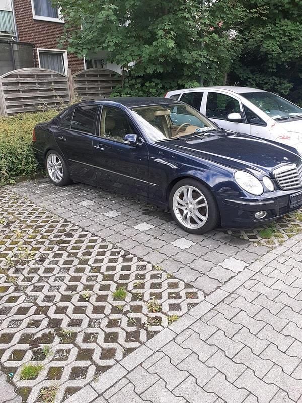 Blau Gebraucht 2007 Mercedes E280 Limousine | 6.800 € (Fairer Preis) - Bild 1/4