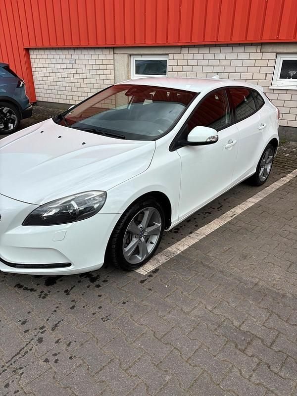Gebraucht Volvo V40 150 PS (110 kW) 2013 Weiß Limousine