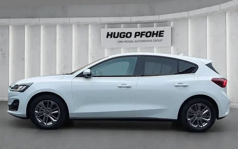 Gebraucht Ford Focus Titanium 125 PS (91 kW) 2022 Weiß Limousine