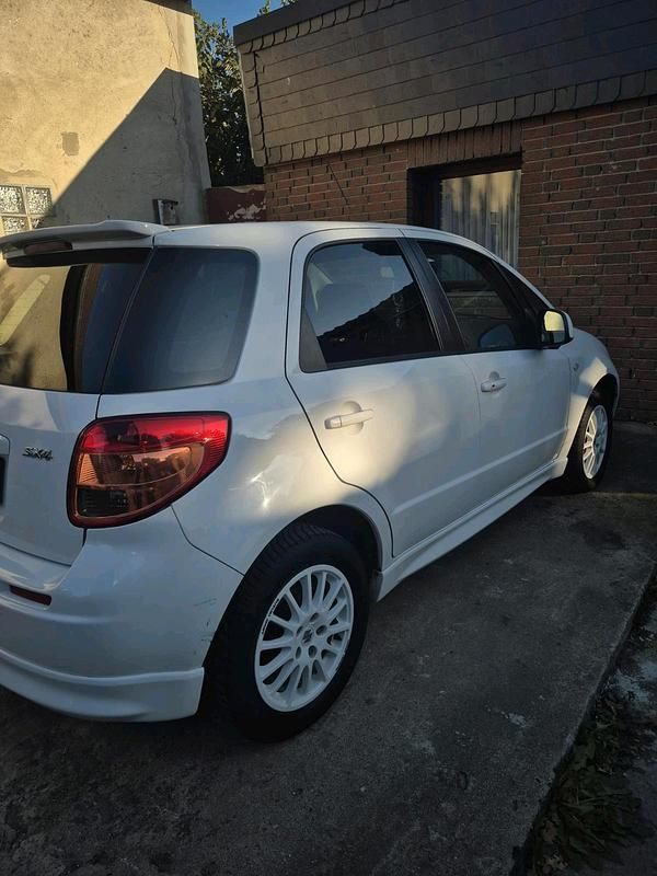 Gebraucht Suzuki SX4 110 PS (80 kW) 2010 Weiß Kleinwagen
