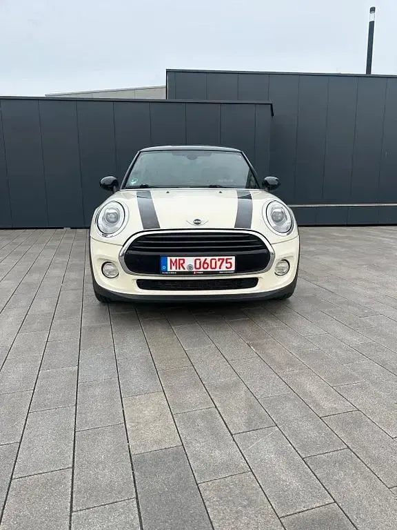 Używany Mini Cooper 136 KM (100 kW) 2015 Biały Hatchback