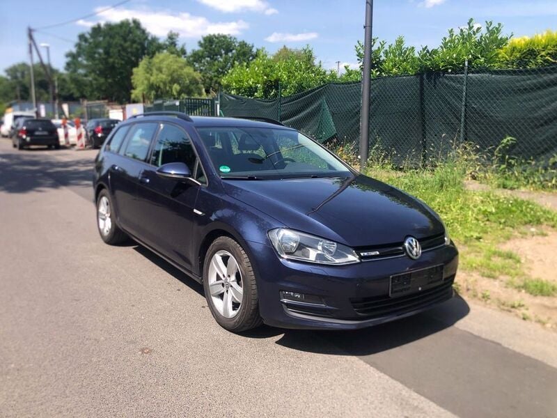 Gebraucht VW Golf VII Trendline 110 PS (80 kW) 2015 Blau Kombi