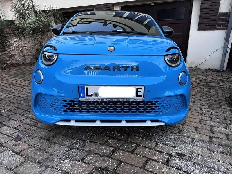 Blau Gebraucht 2023 Abarth 500C Cabrio | 29.999 € (Fairer Preis) - Bild 1/4