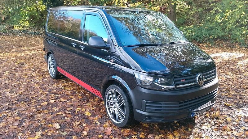Schwarz Gebraucht 2015 VW T6 Van | 16.900 € (Superpreis) - Bild 1/4