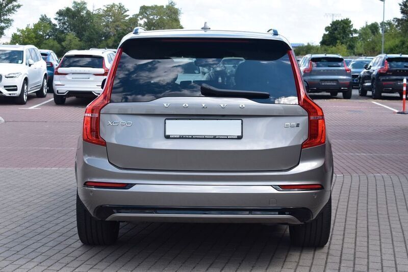 Gebraucht Volvo XC90 R-Design 235 PS (172 kW) 2022 Pebble grey / metallic SUV