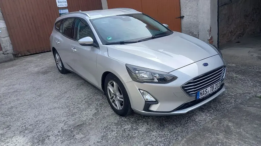 Gebraucht Ford Focus Titanium 120 PS (88 kW) 2019 Silber Limousine