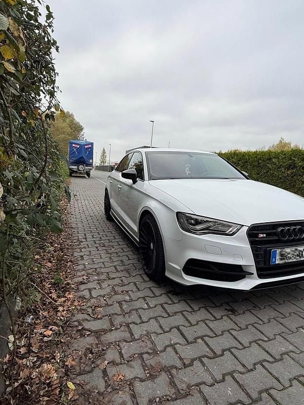 Gebraucht Audi S3 Design 300 PS (220 kW) 2015 Weiß Limousine