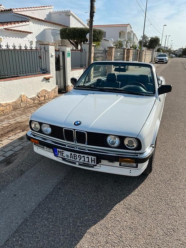 Gebraucht BMW 325 171 PS (125 kW) 1989 Weiß Cabrio