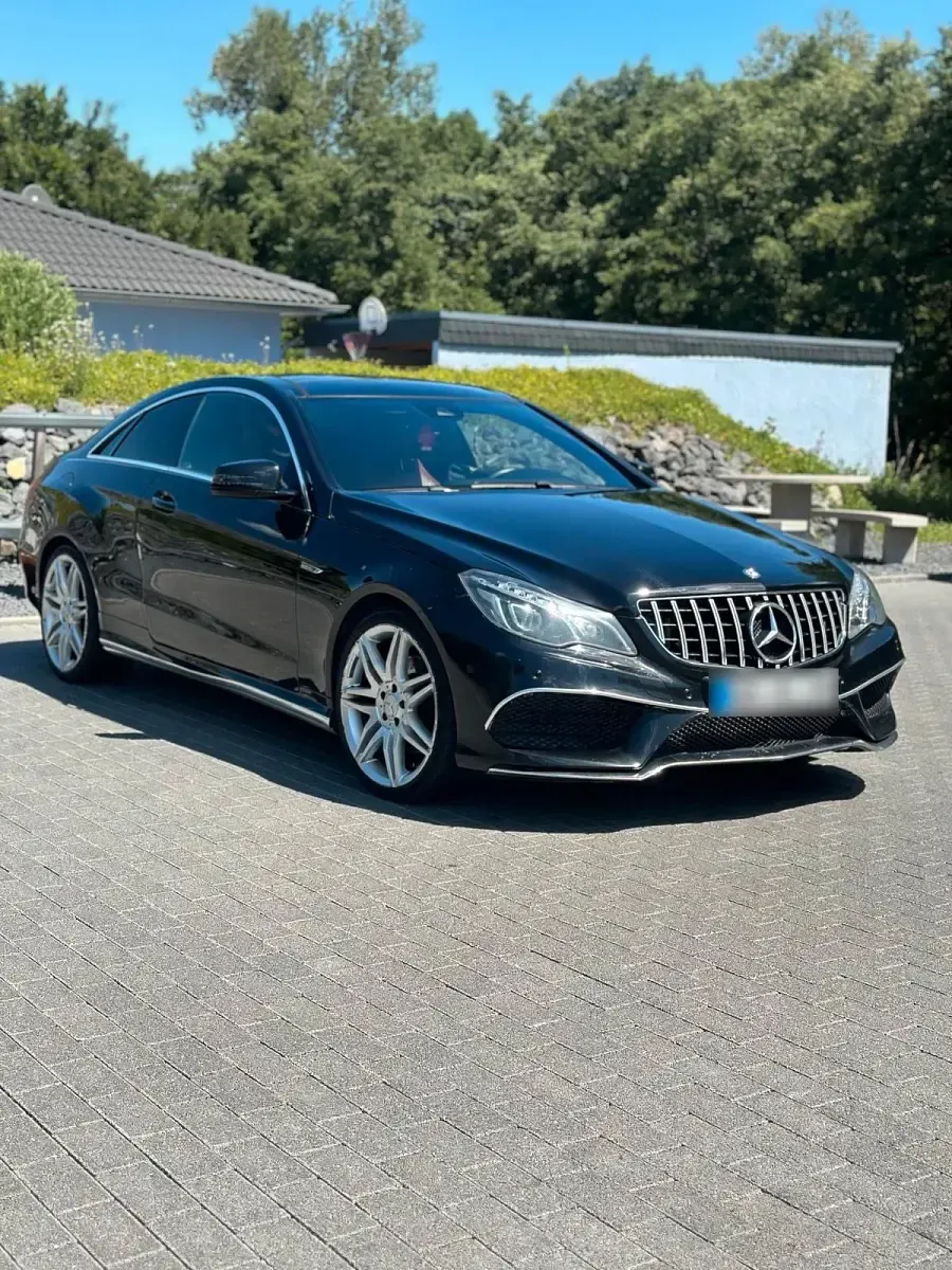 Gebraucht Mercedes E350 AMG 252 PS (185 kW) 2013 Schwarz Coupé