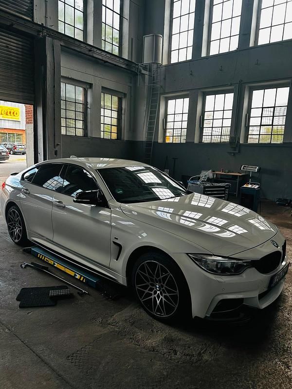 Weiß Gebraucht 2016 BMW 435 Gran Coupé Coupé | 18.900 € (Fairer Preis) - Bild 1/4