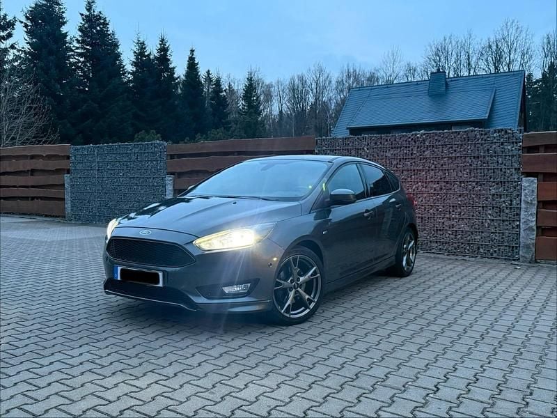 Gebraucht Ford Focus ST-Line 150 PS (110 kW) 2016 Grau Limousine