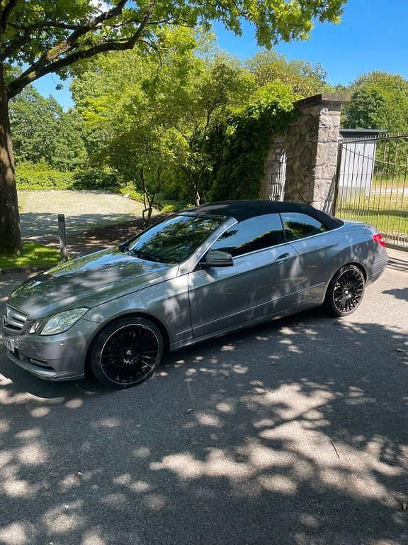 Gebraucht Mercedes E250 Avantgarde 204 PS (150 kW) 2012 Grau Cabrio