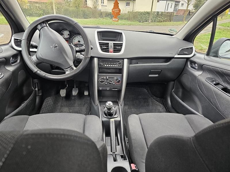 Gebraucht Peugeot 207 88 PS (64 kW) 2008 Schwarz Kleinwagen