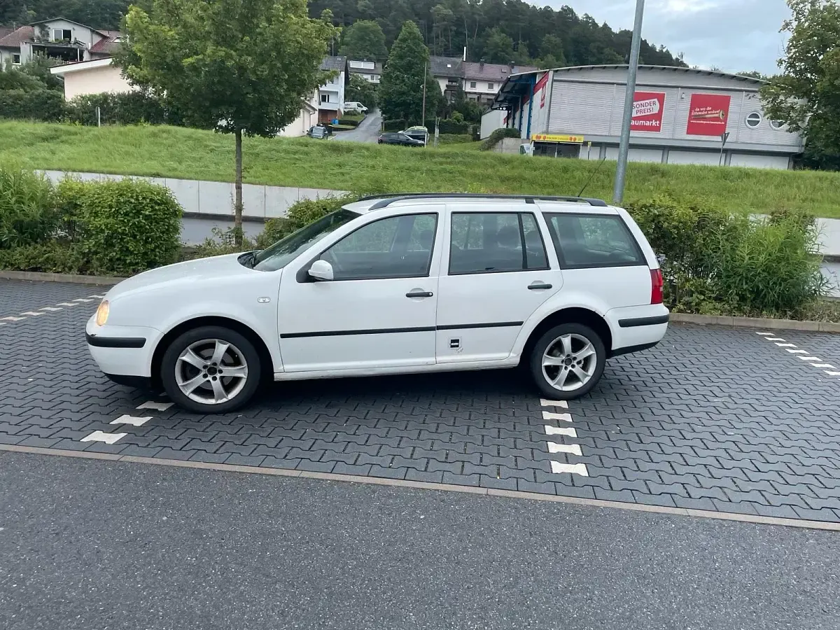 Gebraucht VW Golf IV 101 PS (74 kW) 2004 Weiß Kombi