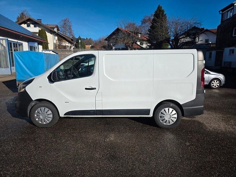 Gebraucht Opel Vivaro 140 PS (102 kW) 2014 Weiß Van / Kleinbus