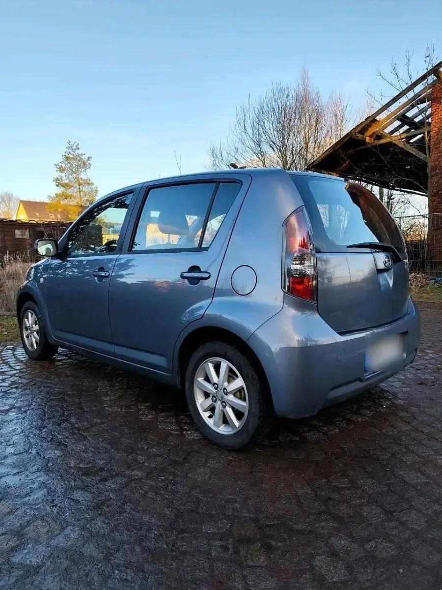 Gebraucht Daihatsu Sirion 91 PS (66 kW) 2011 Grau Kleinwagen