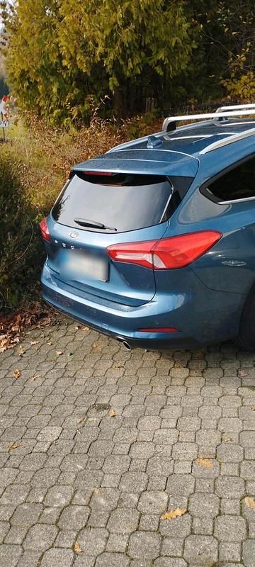 Gebraucht Ford Focus Cool & Connect 101 PS (74 kW) 2020 Blau Kombi