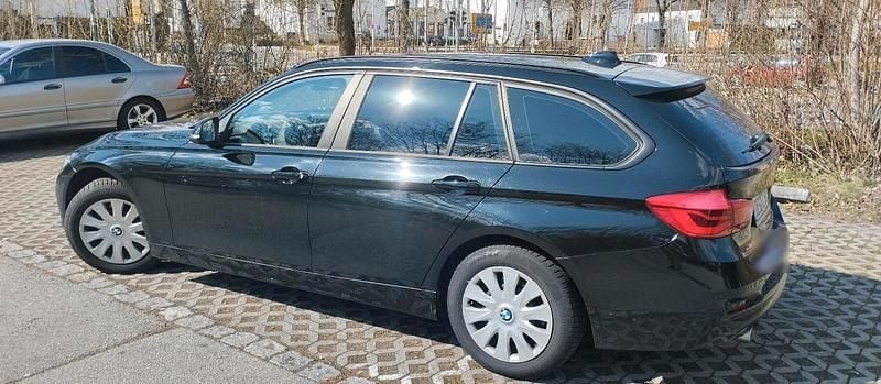 Second-hand BMW 318 150 CP (110 kW) 2017 Negru Break