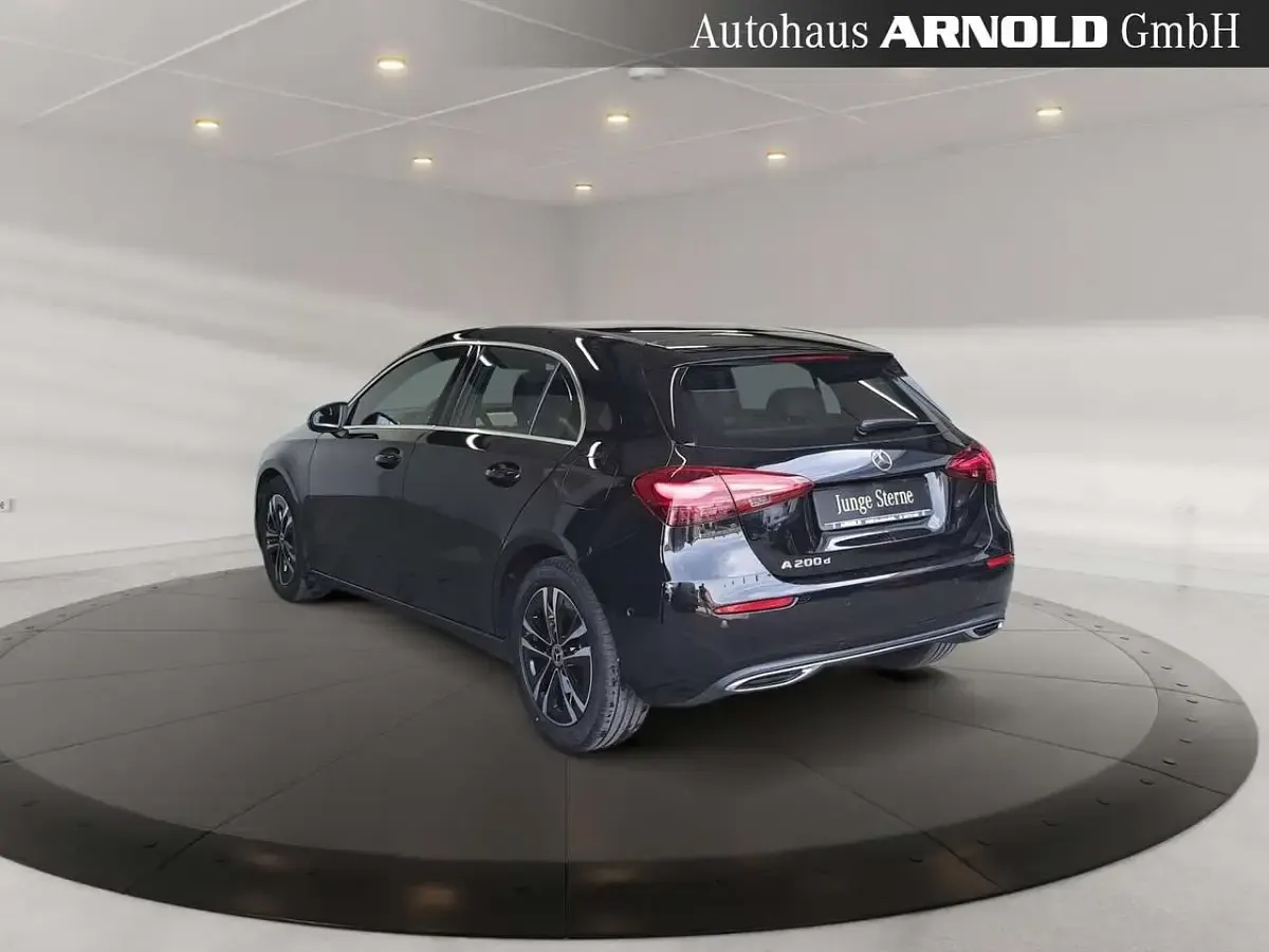 Gebraucht Mercedes A200 Progressive 150 PS (110 kW) 2025 Schwarz Limousine