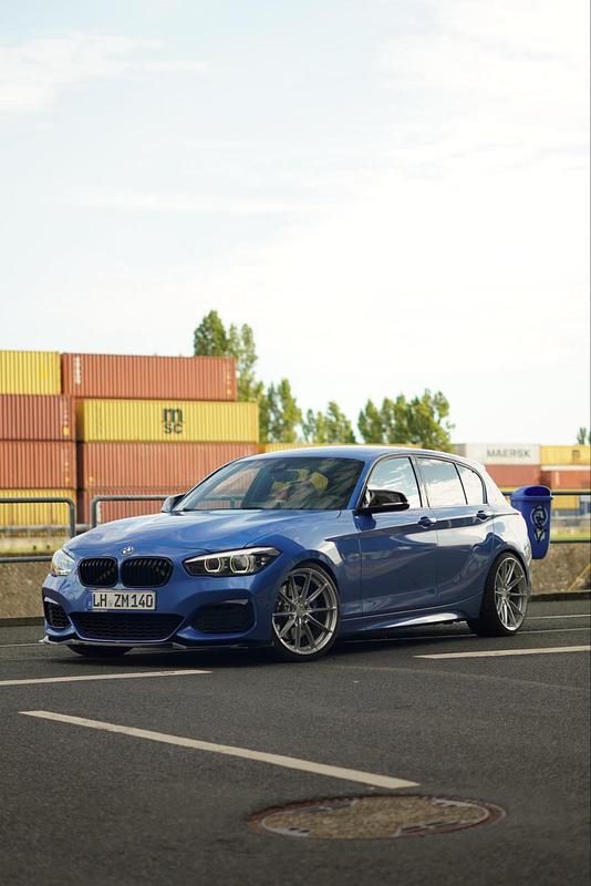 Blau Gebraucht 2018 BMW M140 M Sport Limousine | 29.000 € (Fairer Preis) - Bild 1/4