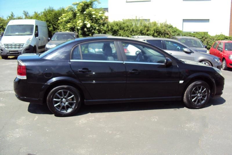 Gebraucht Opel Vectra 146 PS (107 kW) 2010 Schwarz Limousine