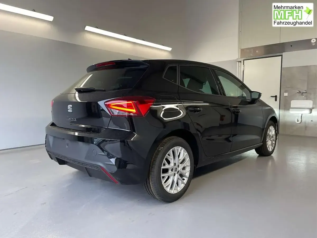 Neu Seat Ibiza CONNECT 95 PS (69 kW) 2026 [0e0e] midnight schwa... Kleinwagen