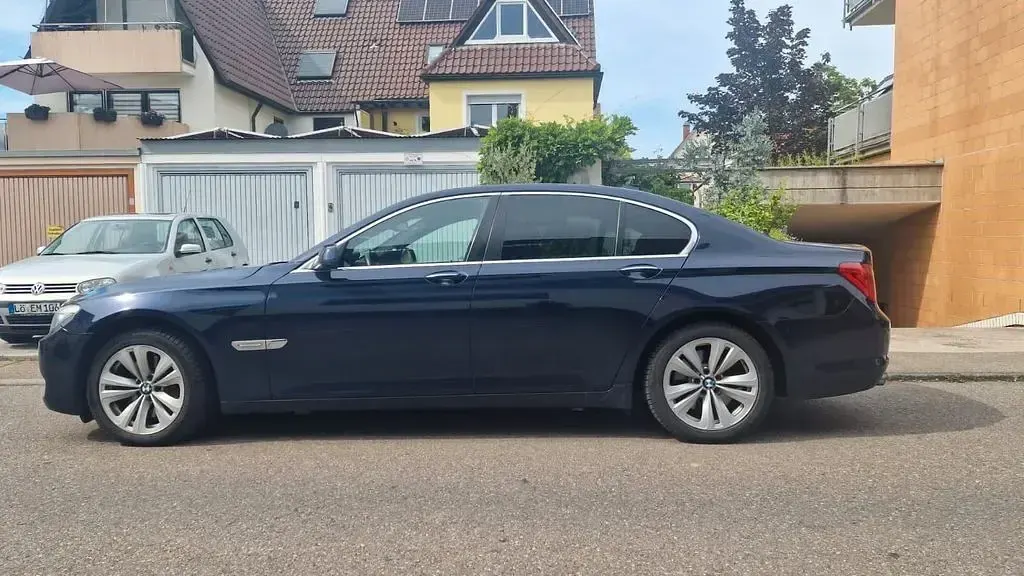 Gebraucht BMW 730 245 PS (180 kW) 2011 Blau Limousine