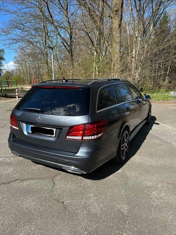 Gebraucht Mercedes E400 333 PS (244 kW) 2014 Grau Kombi