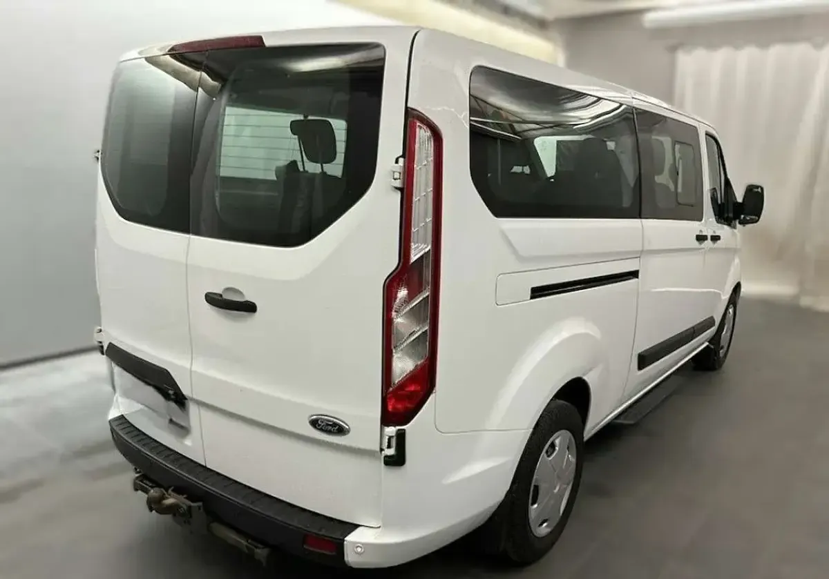 Gebraucht Ford Transit Custom Trend 131 PS (96 kW) 2019 Weiß sonderlack Van / Kleinbus