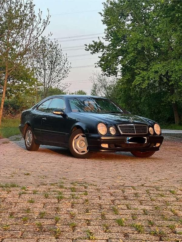 Blau Gebraucht 1999 Mercedes CLK200 Elegance Coupé | 1.999 € (Guter Preis) - Bild 1/4
