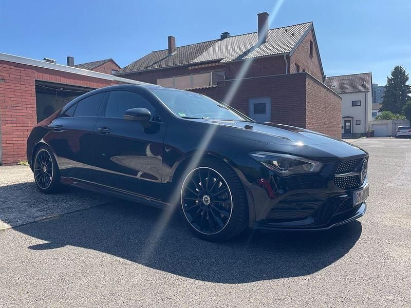 Schwarz Gebraucht 2020 Mercedes CLA250 AMG Limousine | 32.500 € (Fairer Preis) - Bild 1/4