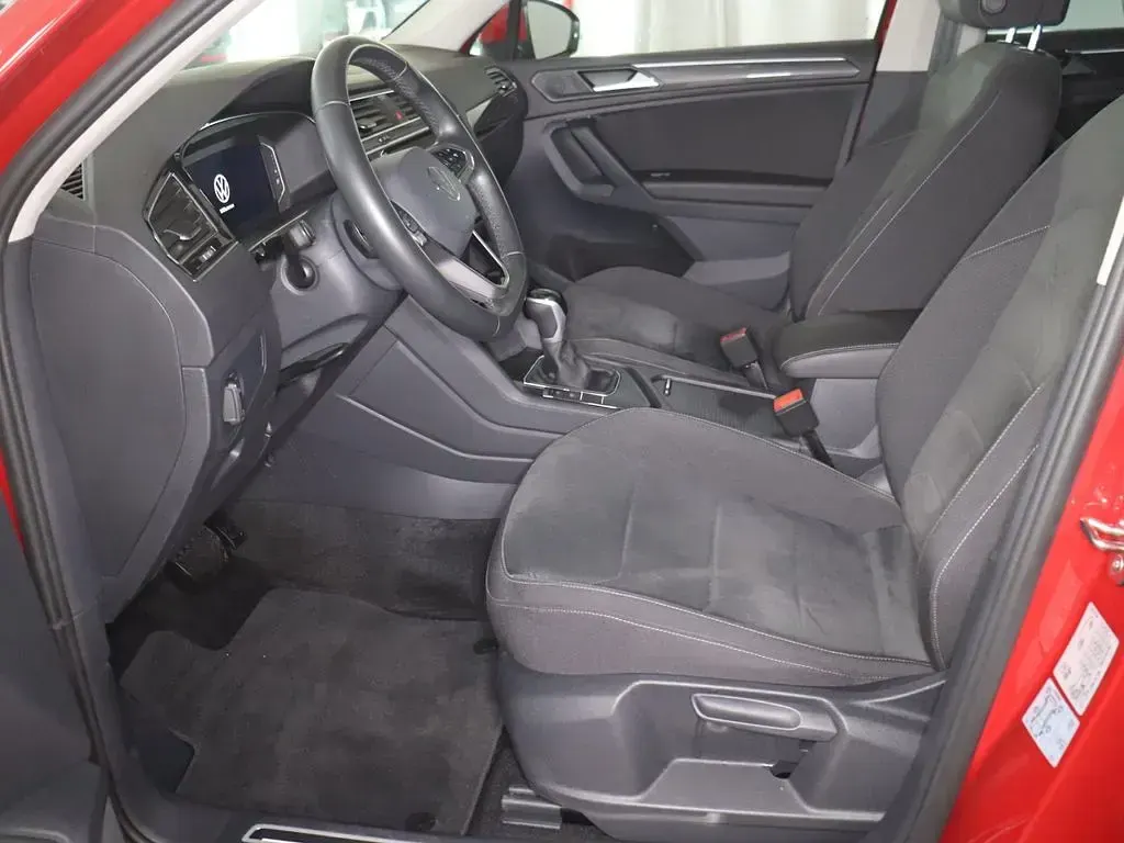 Gebraucht VW Tiguan Elegance 150 PS (110 kW) 2023 Rot SUV