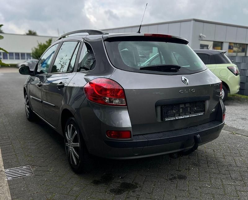 Gebraucht Renault Clio GrandTour Expression 75 PS (55 kW) 2012 Grau Kombi