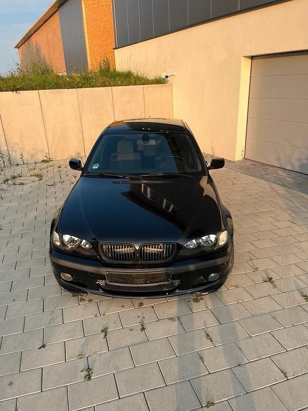 Schwarz Gebraucht 2002 BMW 325 M Sport Limousine | 4.250 € (Fairer Preis) - Bild 1/4