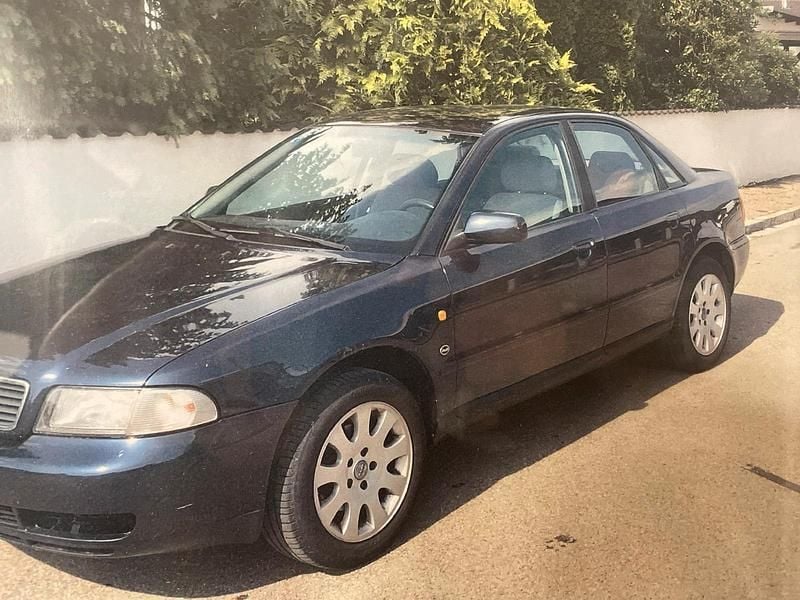 Gebraucht Audi A4 101 PS (74 kW) 1997 Blau Limousine