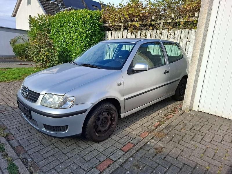 Gebraucht VW Polo Match 60 PS (44 kW) 2001 Silber Limousine