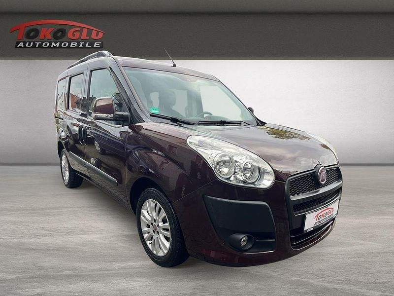 Bordeaux ( vr590/a )) (rot Gebraucht 2012 Fiat Doblò Emotion Van / Kleinbus | 6.990 € (Teuer) - Bild 1/4