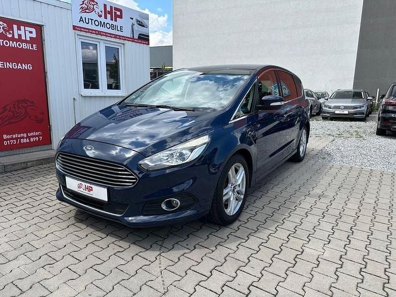 Blau Gebraucht 2019 Ford S-MAX Titanium Van / Kleinbus | 14.999 € (Guter Preis) - Bild 1/4
