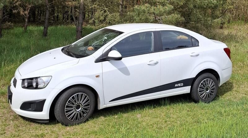 Weiß Gebraucht 2011 Chevrolet Aveo Limousine | 3.500 € (Fairer Preis) - Bild 1/4