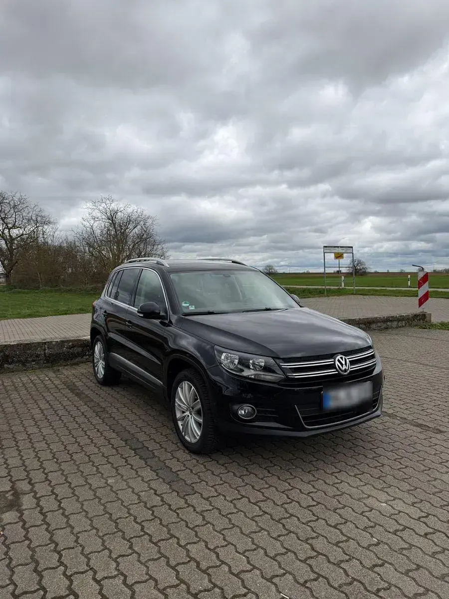 Gebraucht VW Tiguan Sportline 179 PS (131 kW) 2012 Schwarz SUV
