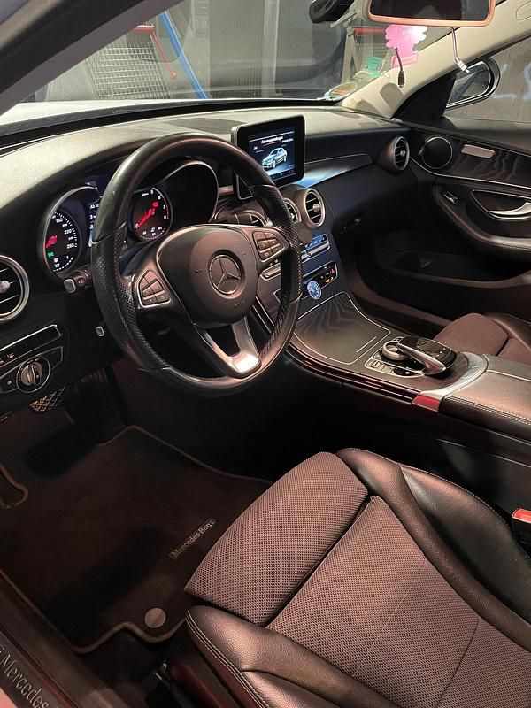 Gebraucht Mercedes C180 156 PS (114 kW) 2016 Limousine