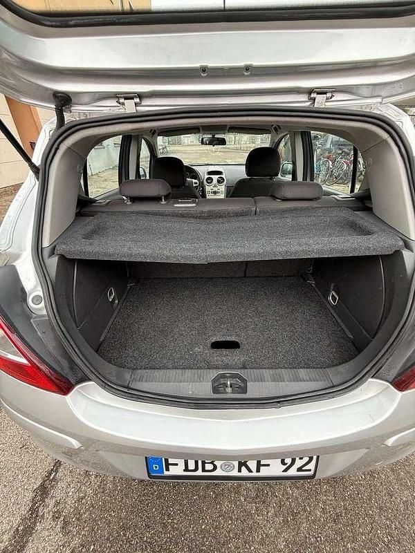 Second-hand Opel Corsa 80 CP (58 kW) 2007 Gri Hatchback