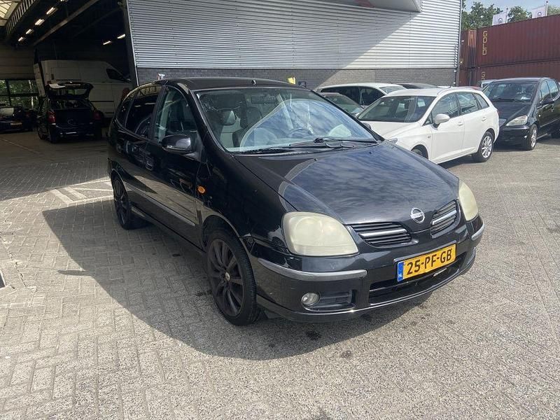 Schwarz Gebraucht 2004 Nissan Almera Tino Acenta Van / Kleinbus | 590 € (Fairer Preis) - Bild 1/4